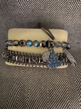 Kiss Of The Coven - Halloween 2025 Stacks By BP (not In Case)